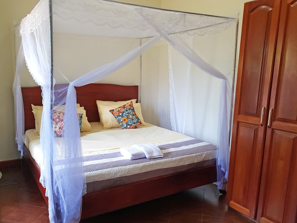 Standard Double Room, 1 Queen Bed, Non Smoking, Garden View photo 2