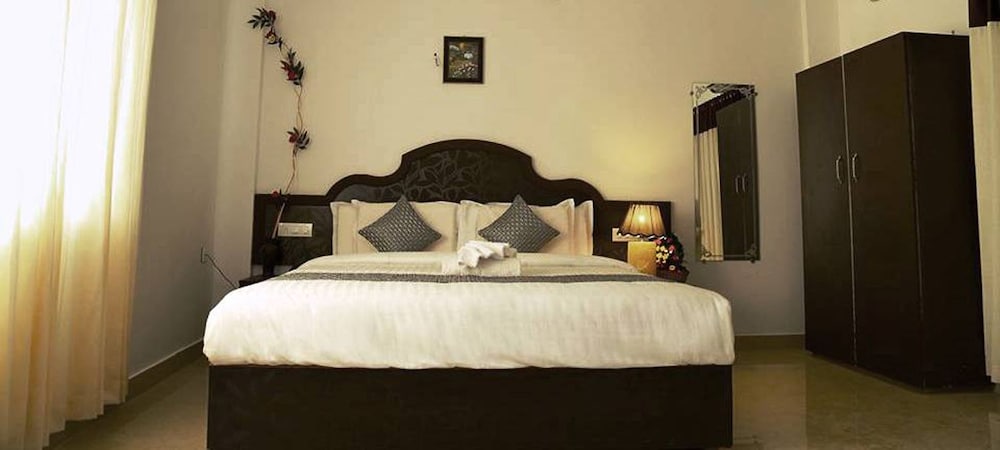 Deluxe Room, 1 Double Bed, Non Smoking photo 1