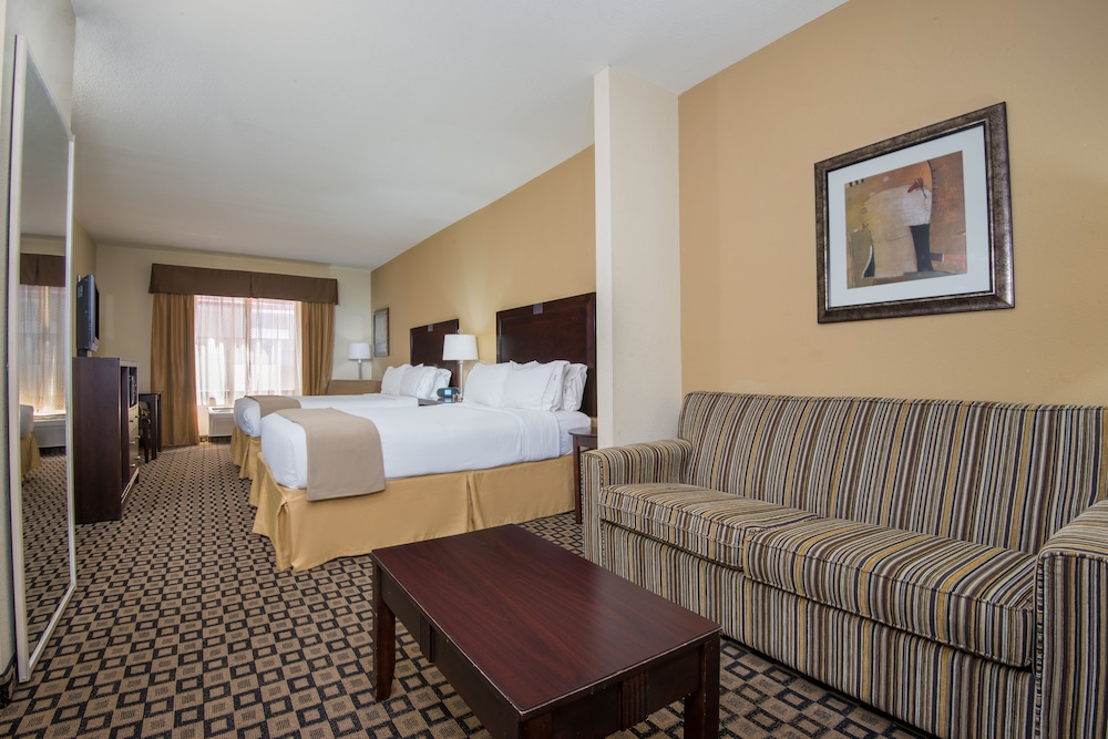 Suite, 2 Queen Beds (Additional Living Area) - Photo 3