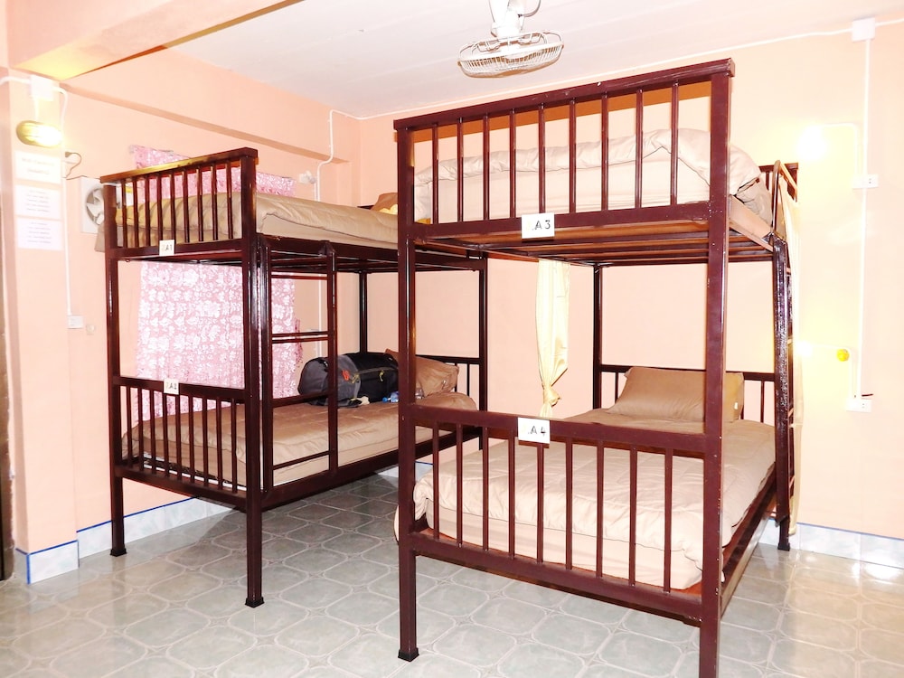 Shared Dormitory With Fan (6 Beds) photo 3