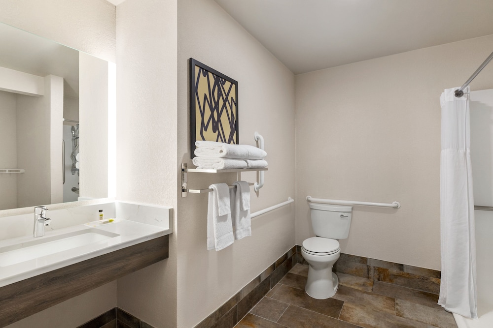 Studio Suite, 2 Queen Beds, Accessible, Kitchen (Mobility) - Photo 5