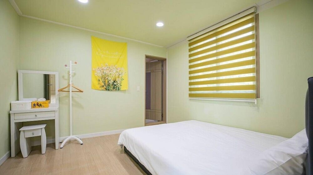 Room (VIP group, family (Two room)) - Photo 10