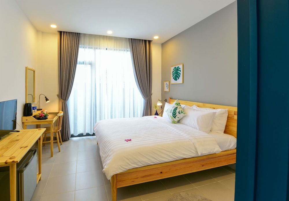 Deluxe Room, Garden View - Photo 2