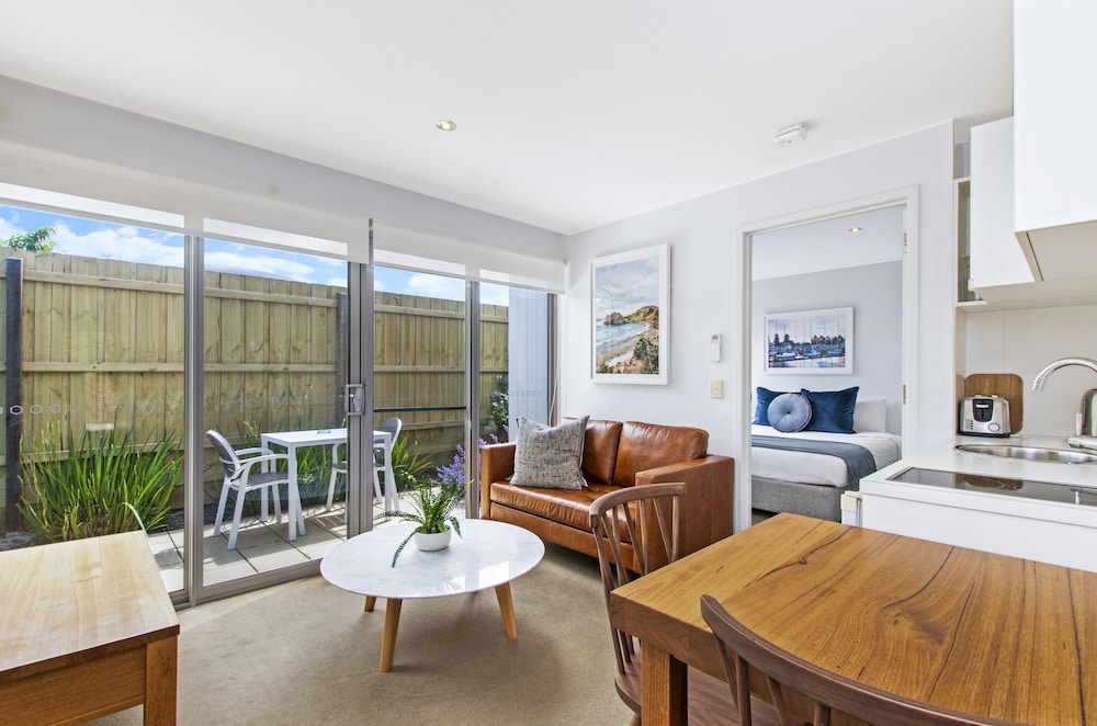 One Bedroom Suite photo 3