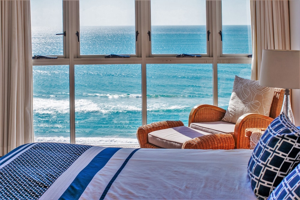 Apartment, 3 Bedrooms, Kitchen (1 Night, Ocean Views) photo 2