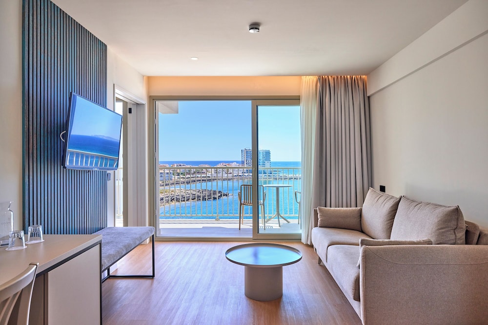 Standard Suite, Balcony, Sea View