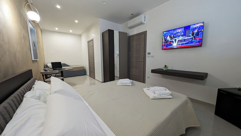 Deluxe Room, Courtyard View photo 3
