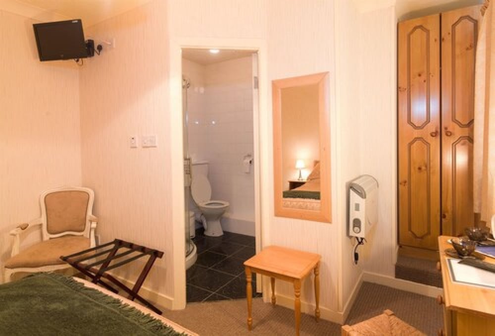 Single Room, Ensuite photo 3