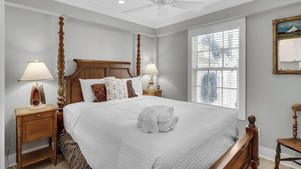 House, Multiple Beds, Pool Access, Ocean View (Intensive Care)