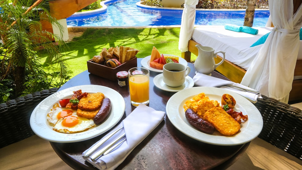 Mirage Club Swim Up Suite Outdoor Jacuzzi