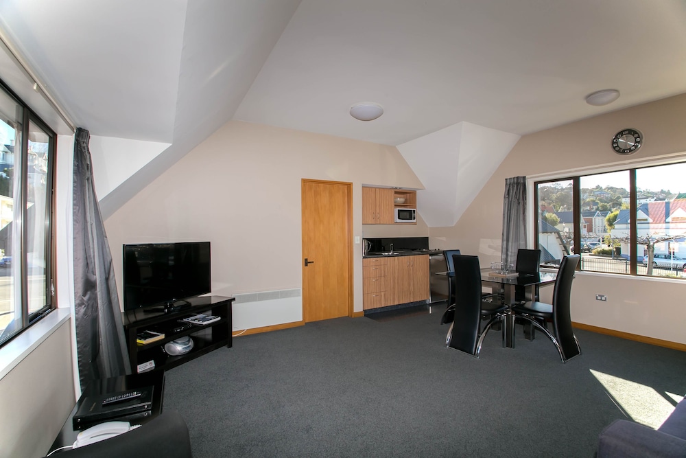 Deluxe Suite – Unit 16 photo 1