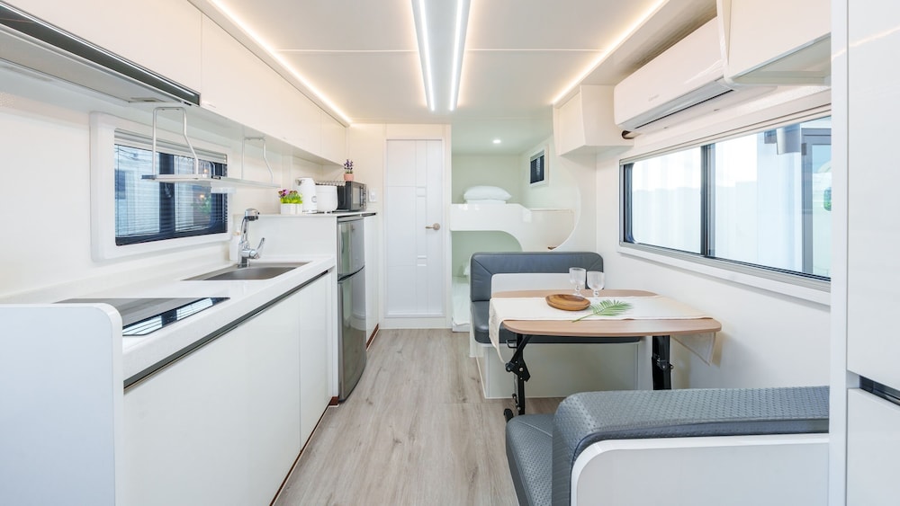 Basic Room, 1 Bedroom (Caravan 5) photo 3