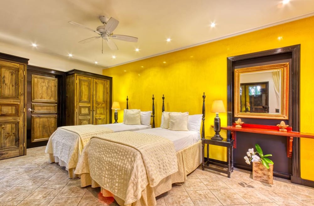 Standard Twin Room - Photo 2