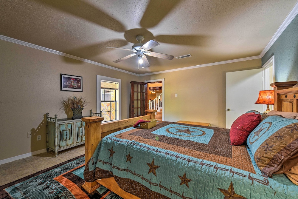 House (4 Bedrooms) photo 2
