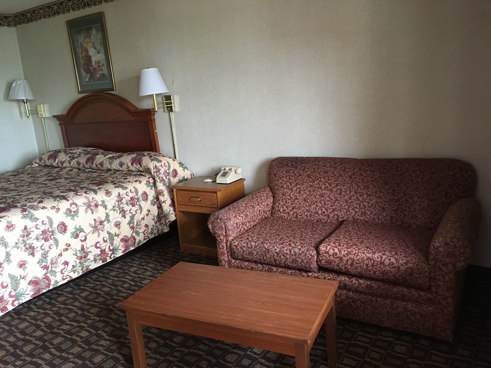 Standard Room, 1 King Bed, Smoking photo 2