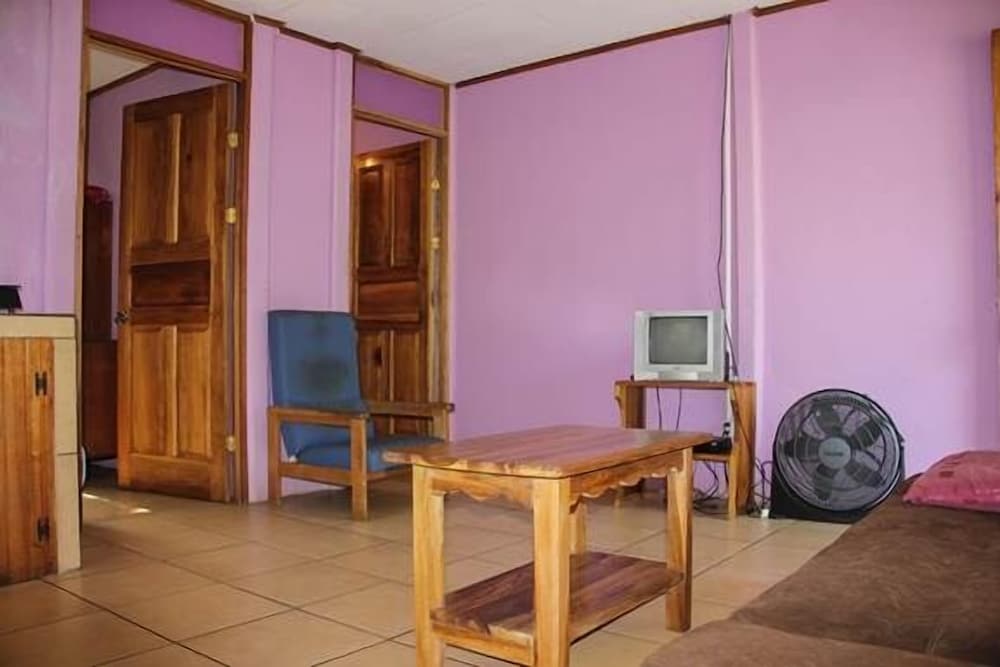 Apartment, 1 Doppelbett, Blick auf den Pool (Lila y Amarillo)