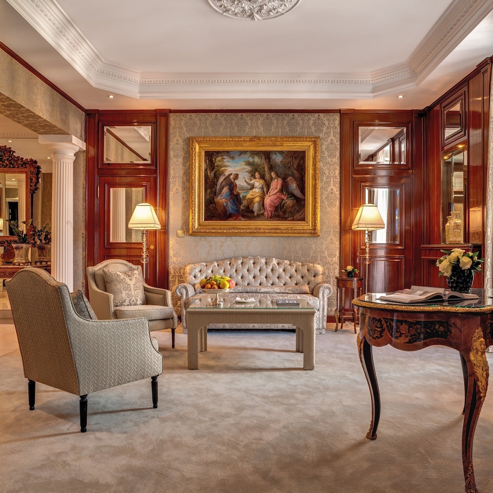 Deluxe Suite (Grand Forum) photo 2