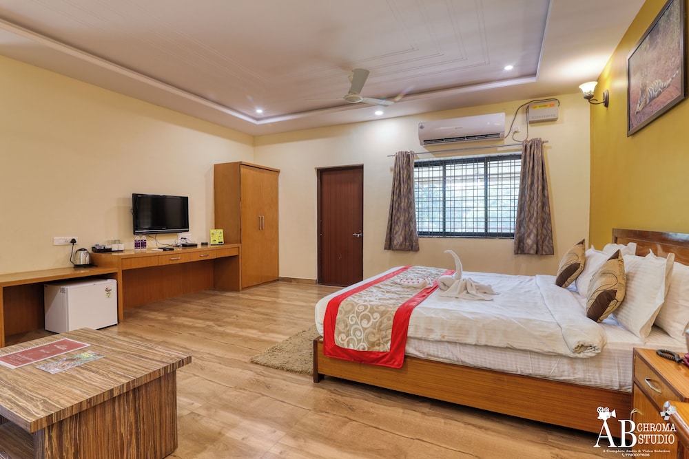 Deluxe Double Room, Balcony, Garden View