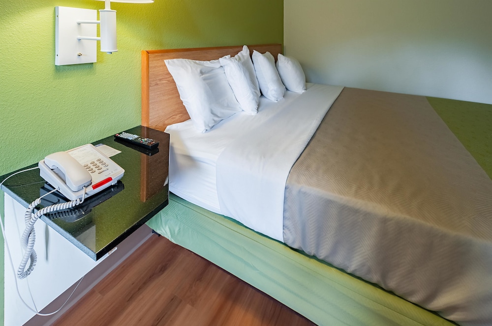 Deluxe Suite, 1 King Bed, Non Smoking - Photo 4