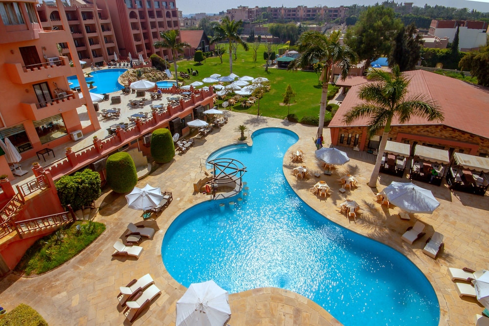 Luxury Double Room, 1 King Bed, Pool View, Lakeside photo 2