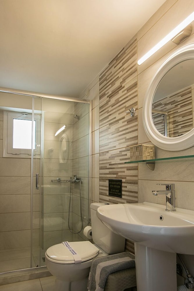 Standard Double Room - Photo 2