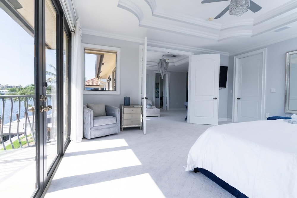 5 Bedroom Luxe Villa on Deep Water Intracoastal, 사진 4