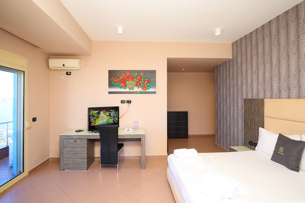Family Room, Sea View photo 2