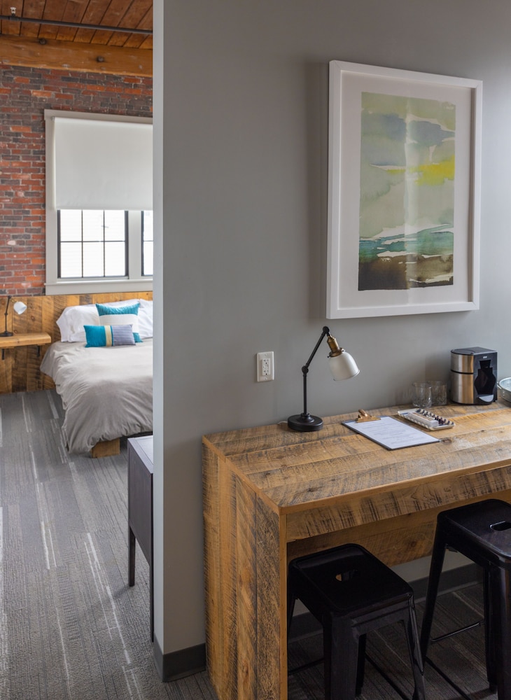 Room 6 photo 2