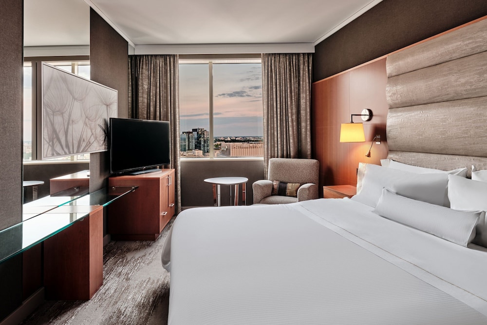 Deluxe Suite, 1 Bedroom - Photo 1