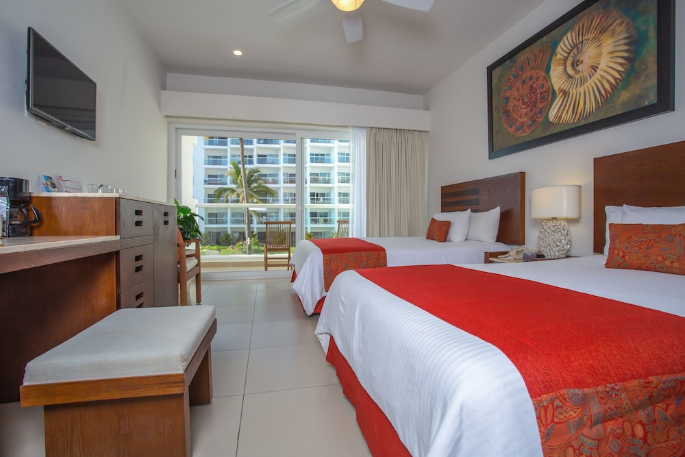 Club Room, 2 Double Beds, Balcony - Photo 4