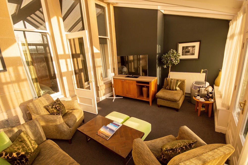 Suite - Photo 9