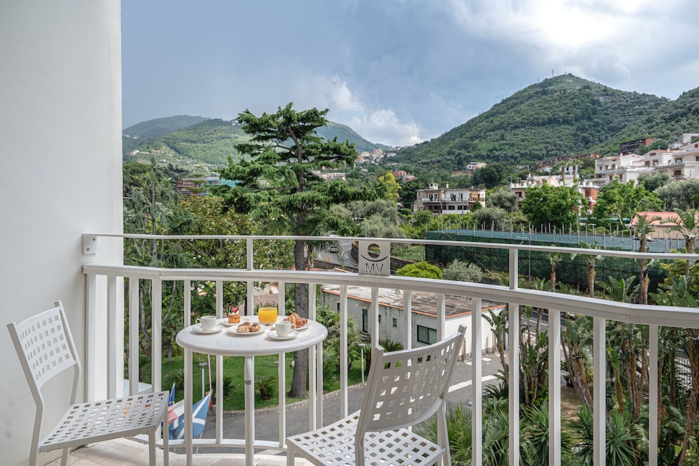 Standard Double or Twin Room, Balcony - Photo 7