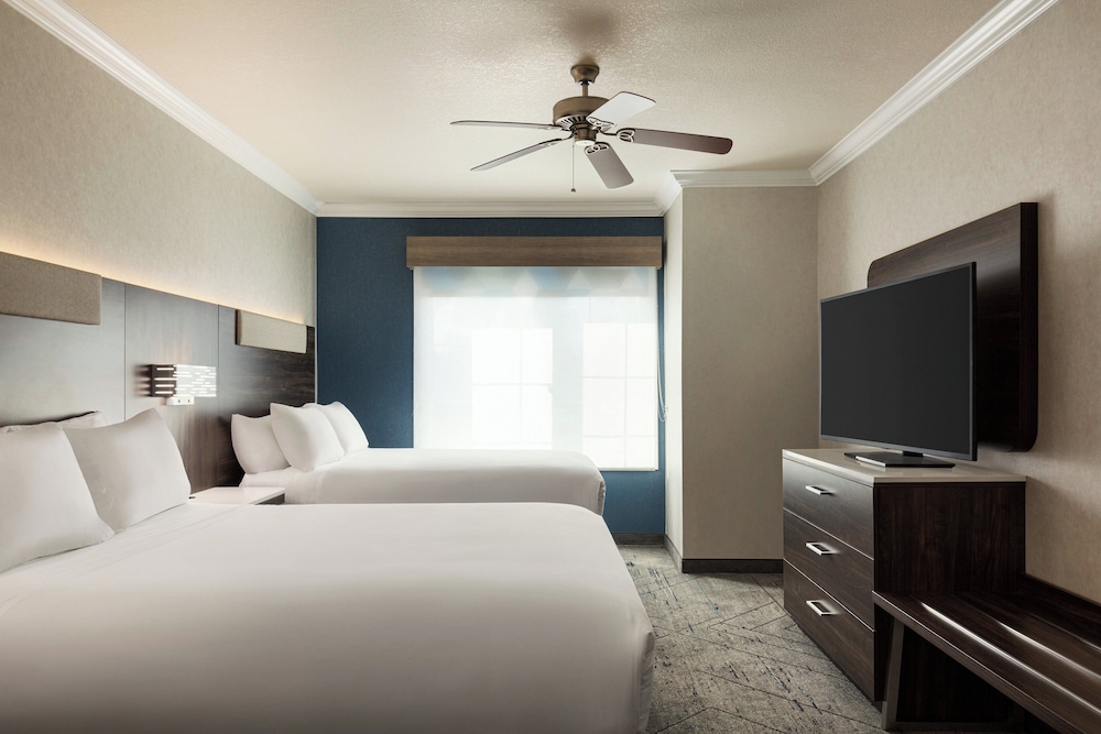 Suite, 2 Queen Beds - Photo 1