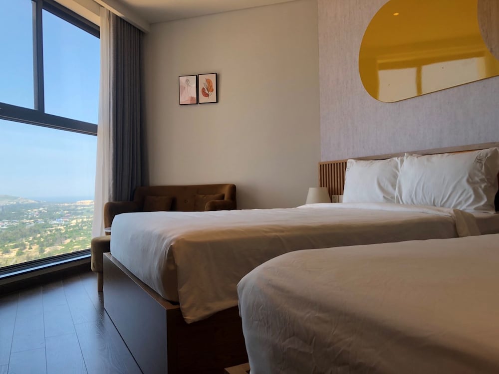Premier Quadruple Room, Ocean View photo 2