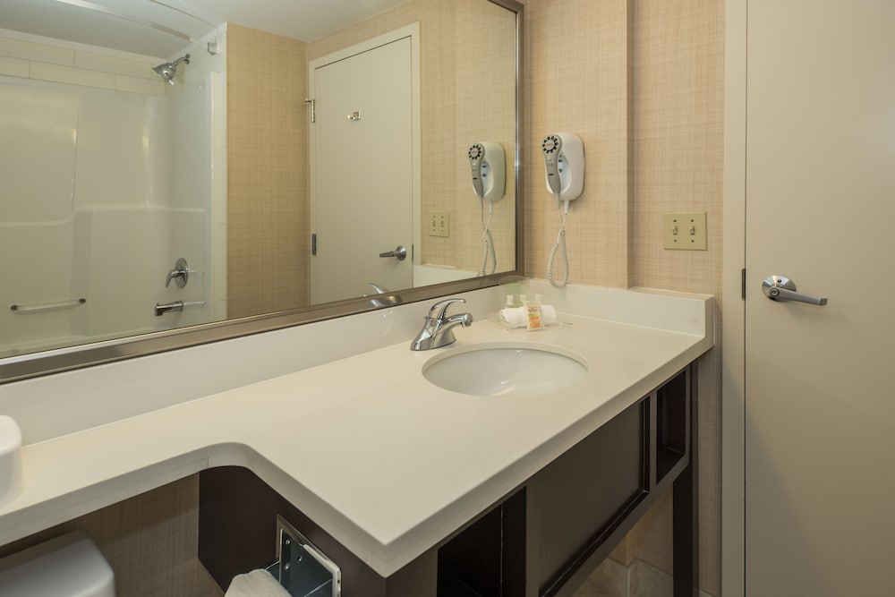Standard Room, 2 Queen Beds (Pet Friendly) - Photo 6