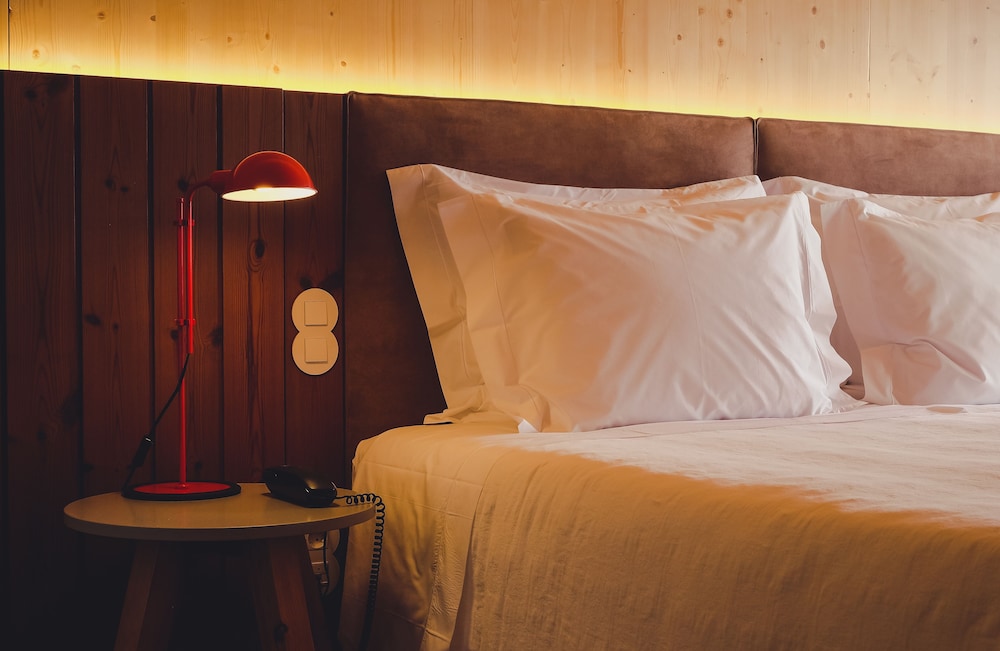 Standard Double or Twin Room, Partial Sea View