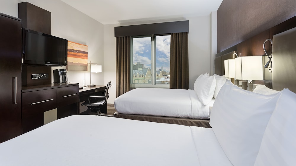 Standard Room, 2 Double Beds (Mid Floor)