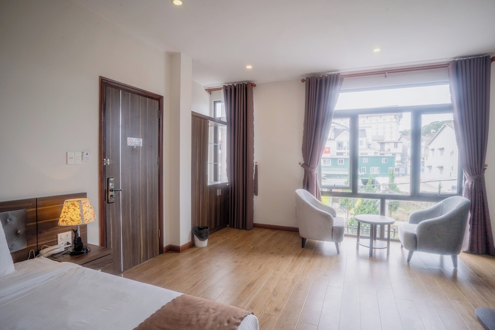Deluxe Room - Photo 14