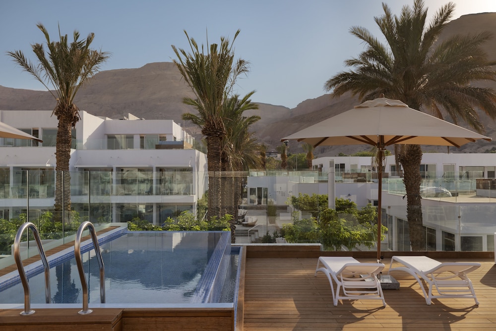 Premium Big Balcony with Private Pool and Pool View photo 2