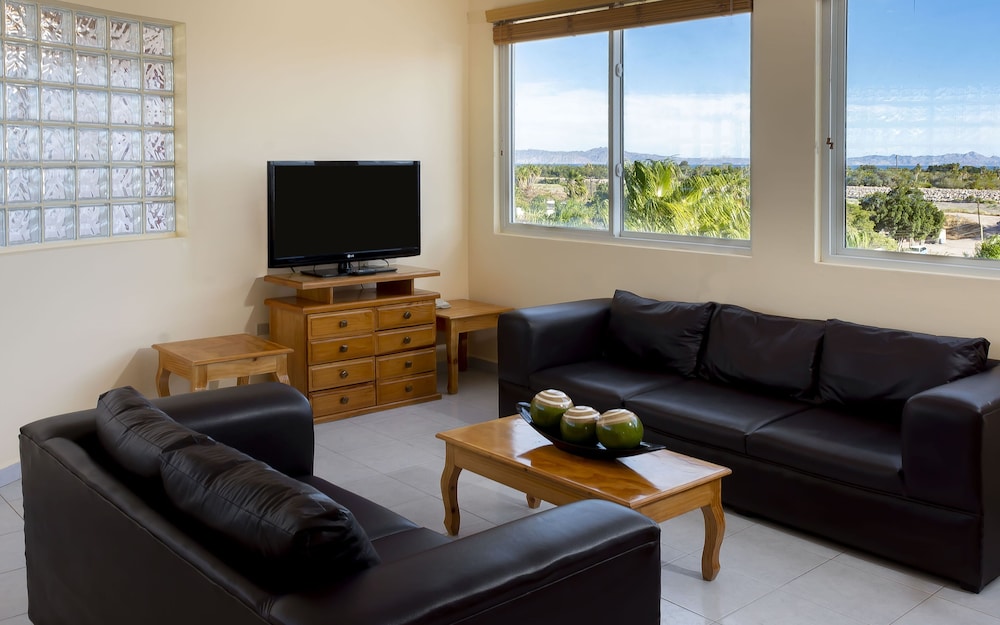 Three Bedroom Penthouse - Photo 8