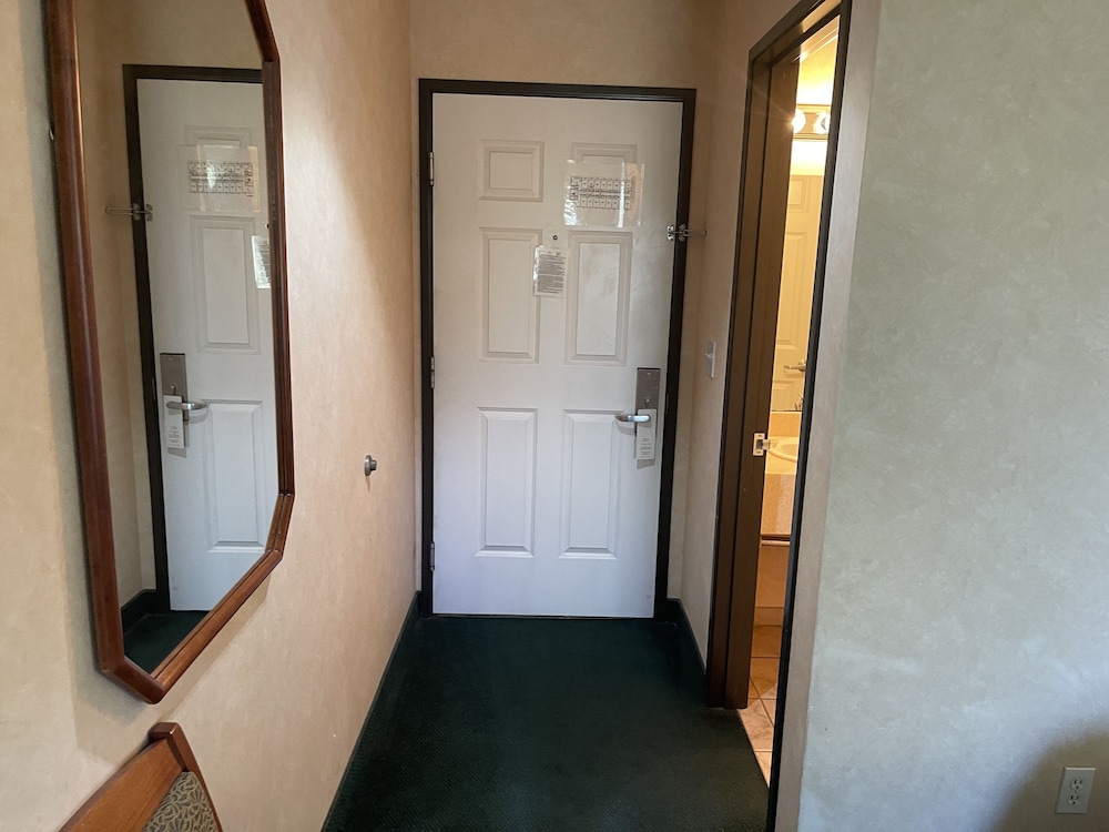 Family Room photo 3
