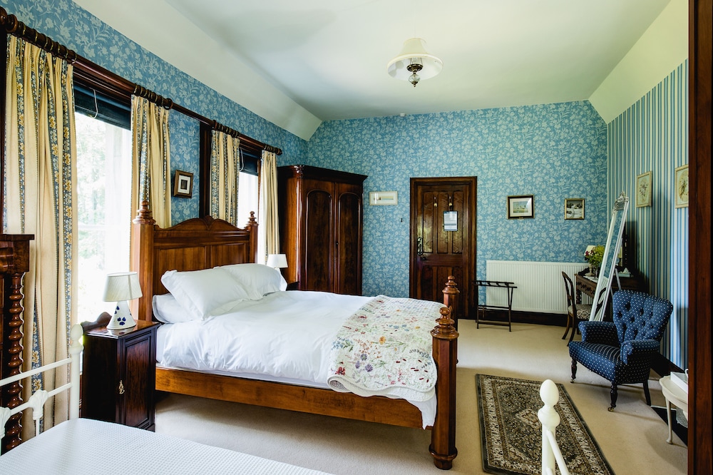 Suite, Ensuite photo 3