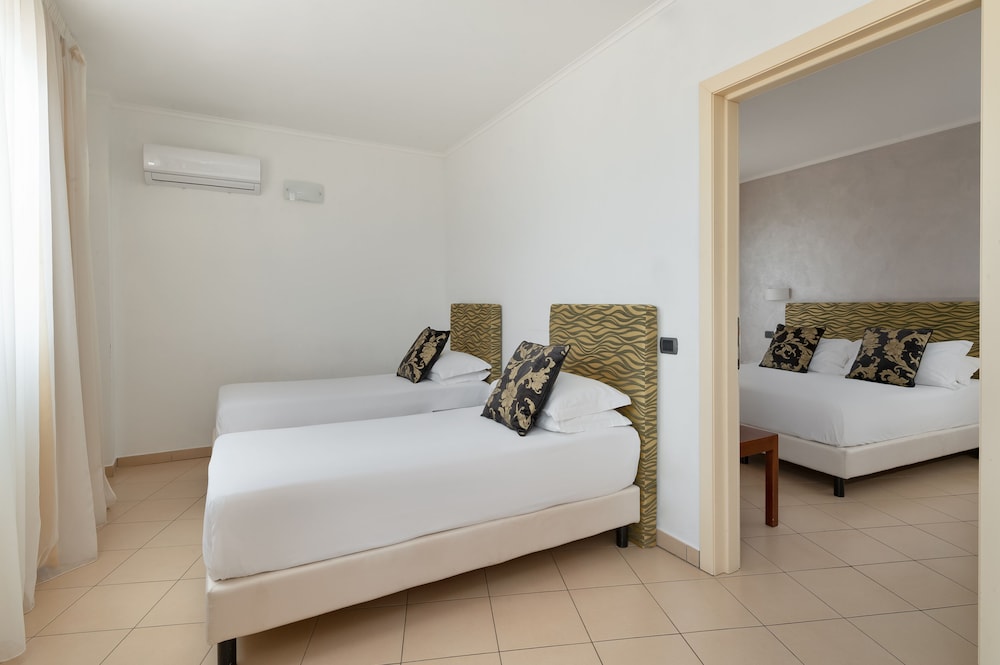 Luxury Quadruple Room - Photo 1