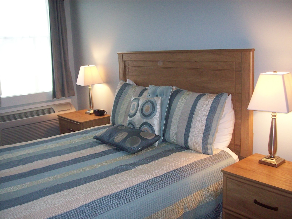 Junior Suite, 1 Queen Bed, Non Smoking photo 3