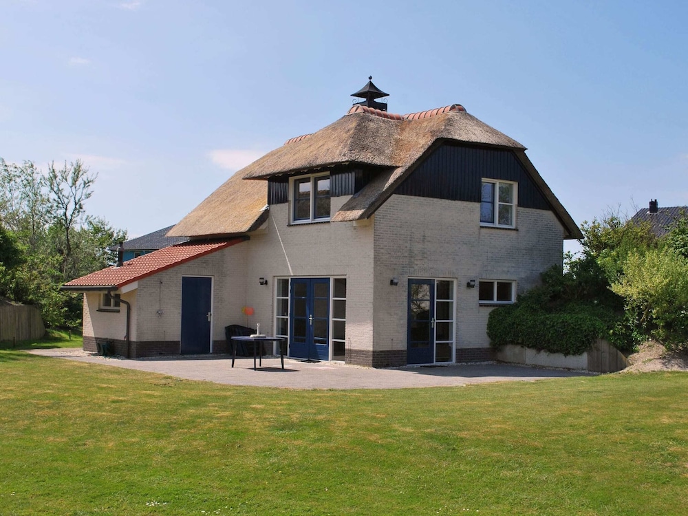 Villa photo 2