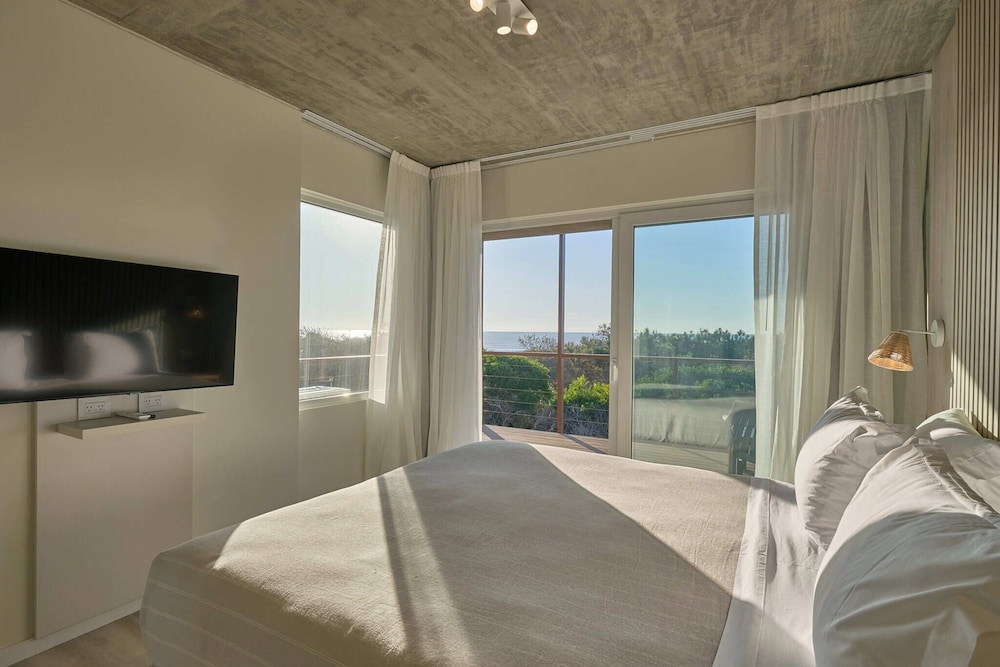 Apartment, 2 Bedrooms, Sea View photo 1