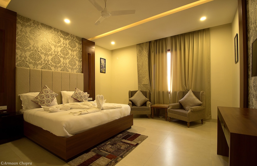 Deluxe Double or Twin Room photo 1