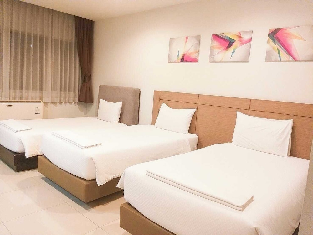 Deluxe Triple Room, Non Smoking photo 2