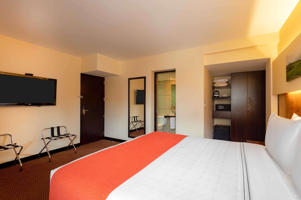 Standard Double Room - Photo 8