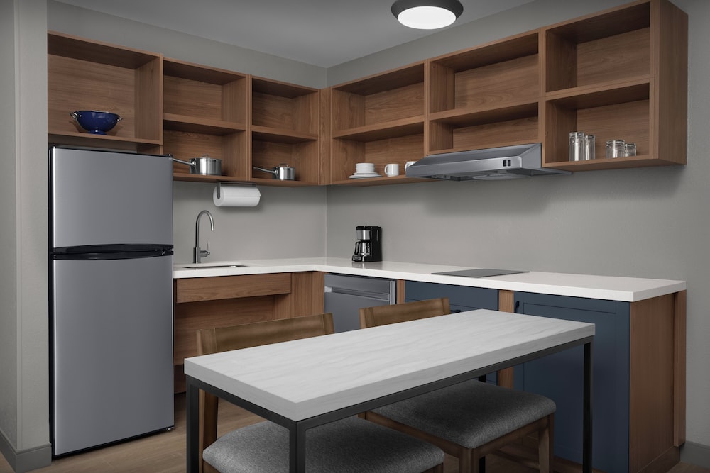 Studio, 2 Queen Beds, Roll-in Shower (Mobility Accessible) - Photo 3